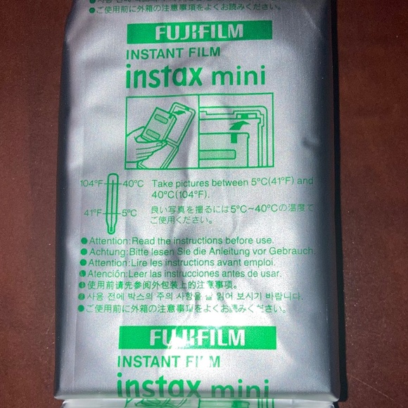 Barely Used Fujifilm Instax Mini 40 Instant Camera - Black - Picture 7 of 10